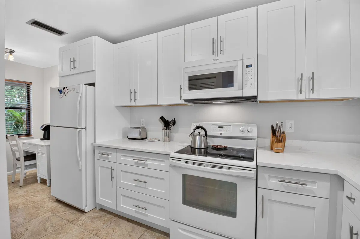 Unit 272B photo 4
