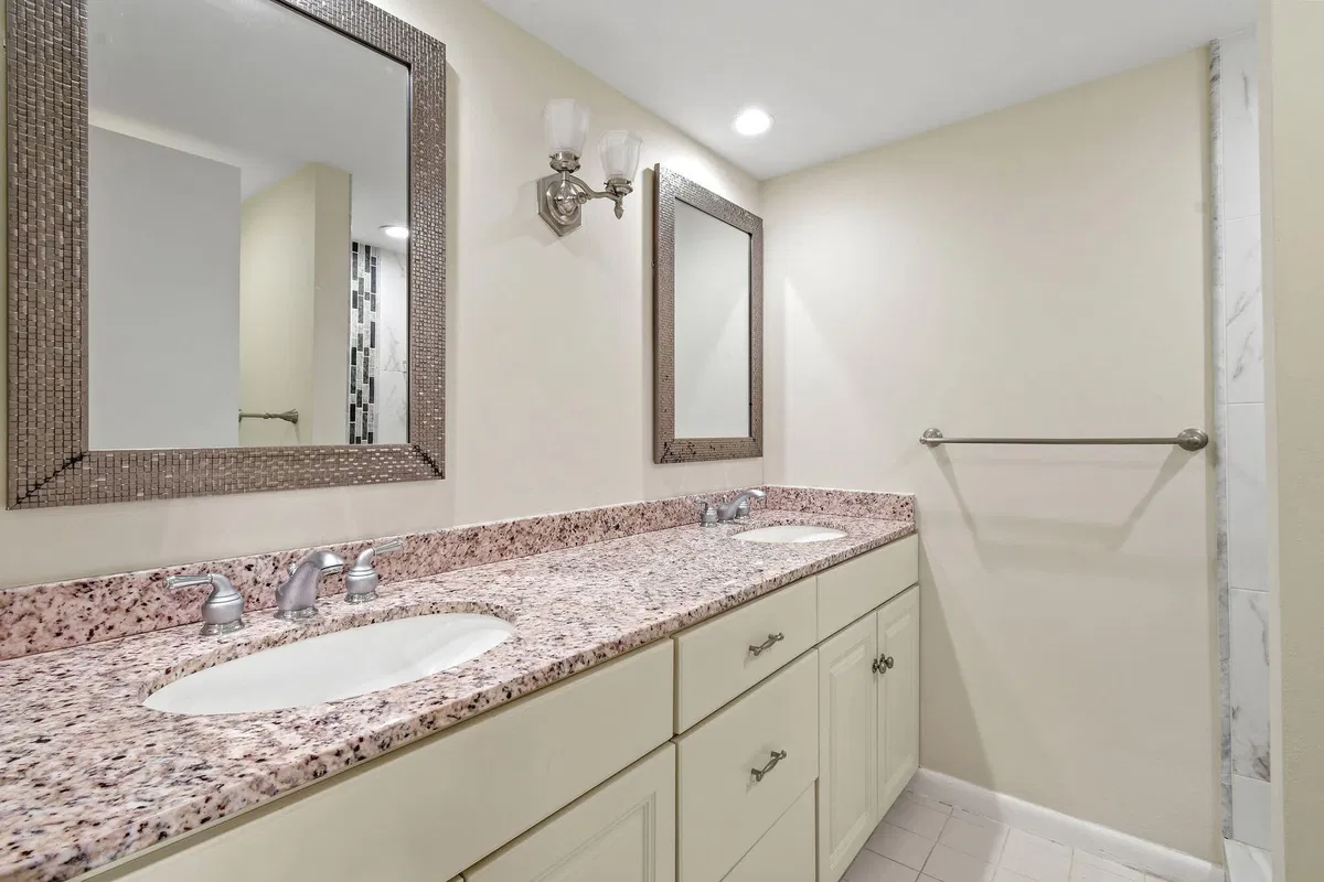 Residence photo 31