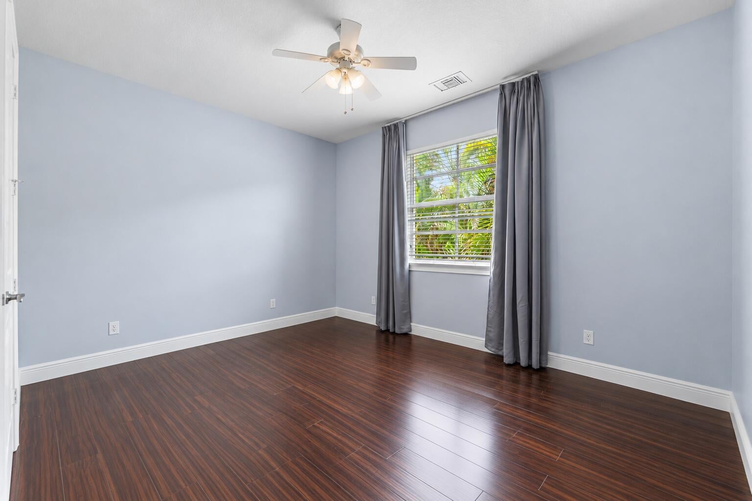 Residence photo 22