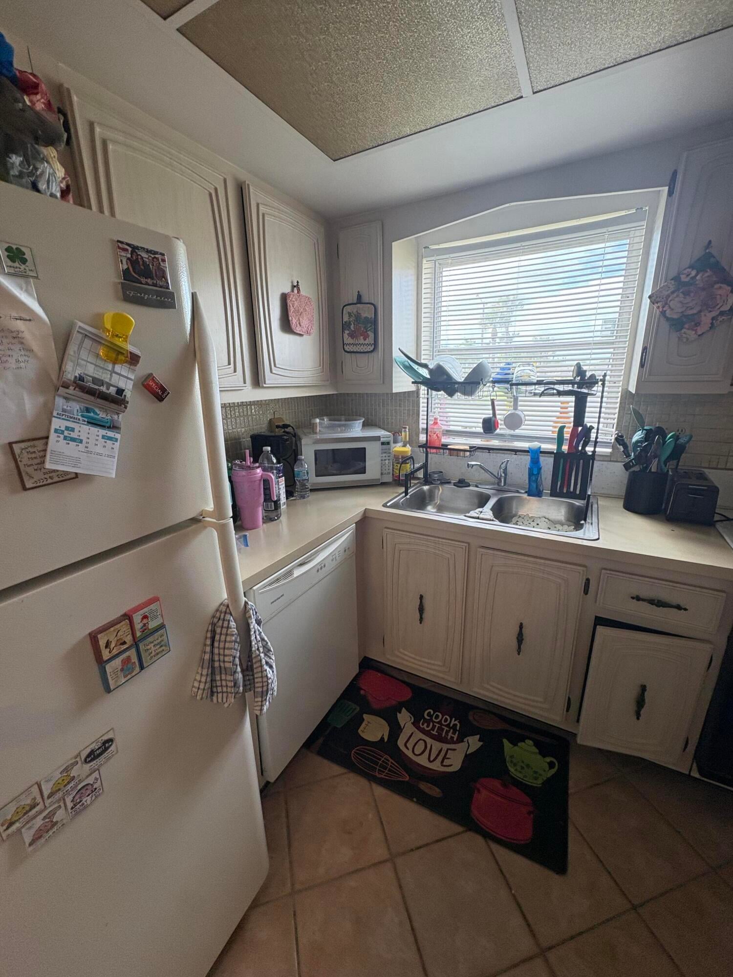 Unit E photo 13