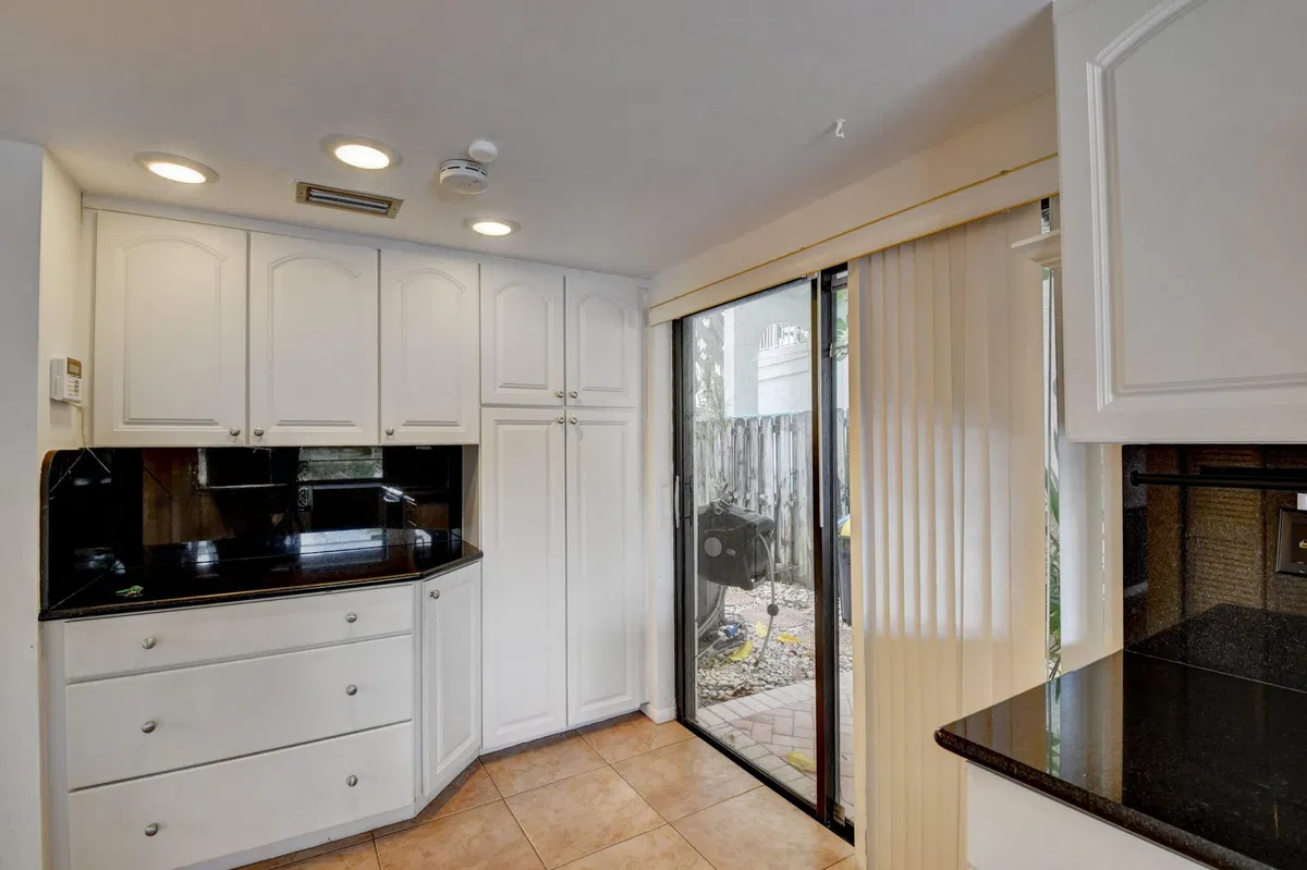  Residence photo 13