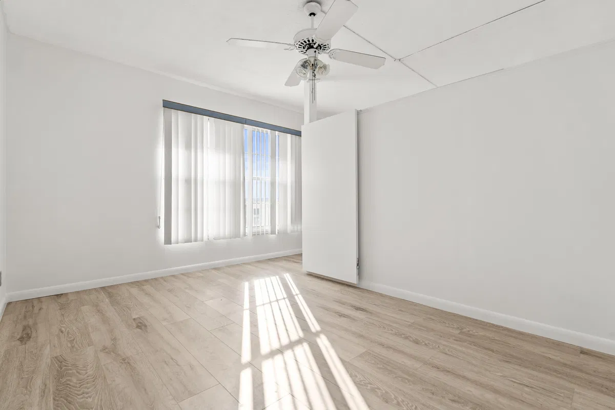  Residence photo 7