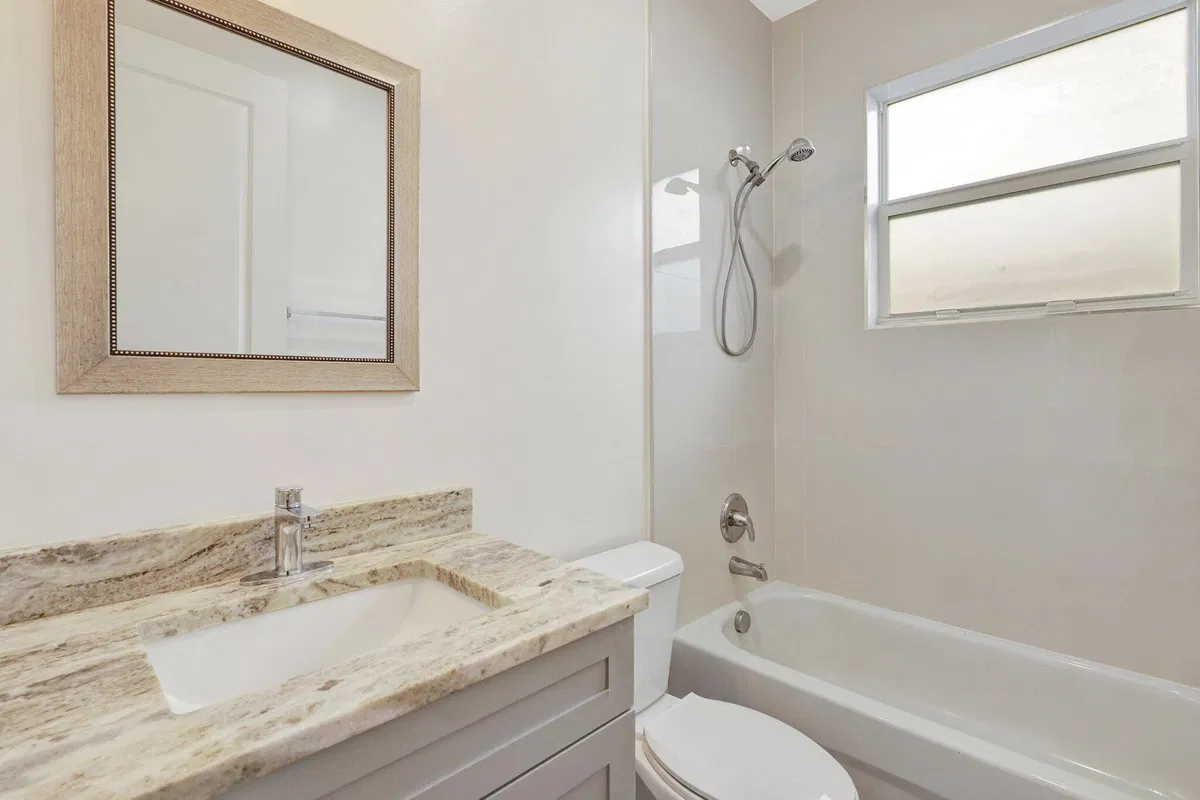  Residence photo 16