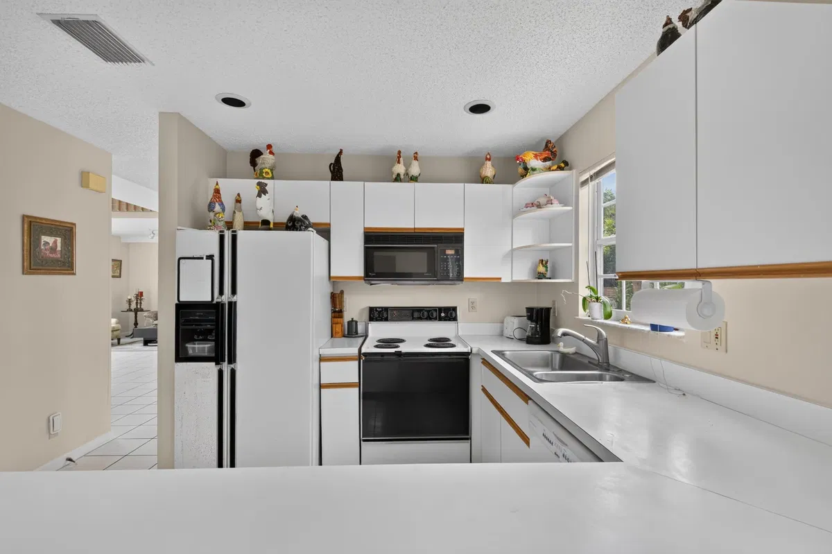 Residence photo 16