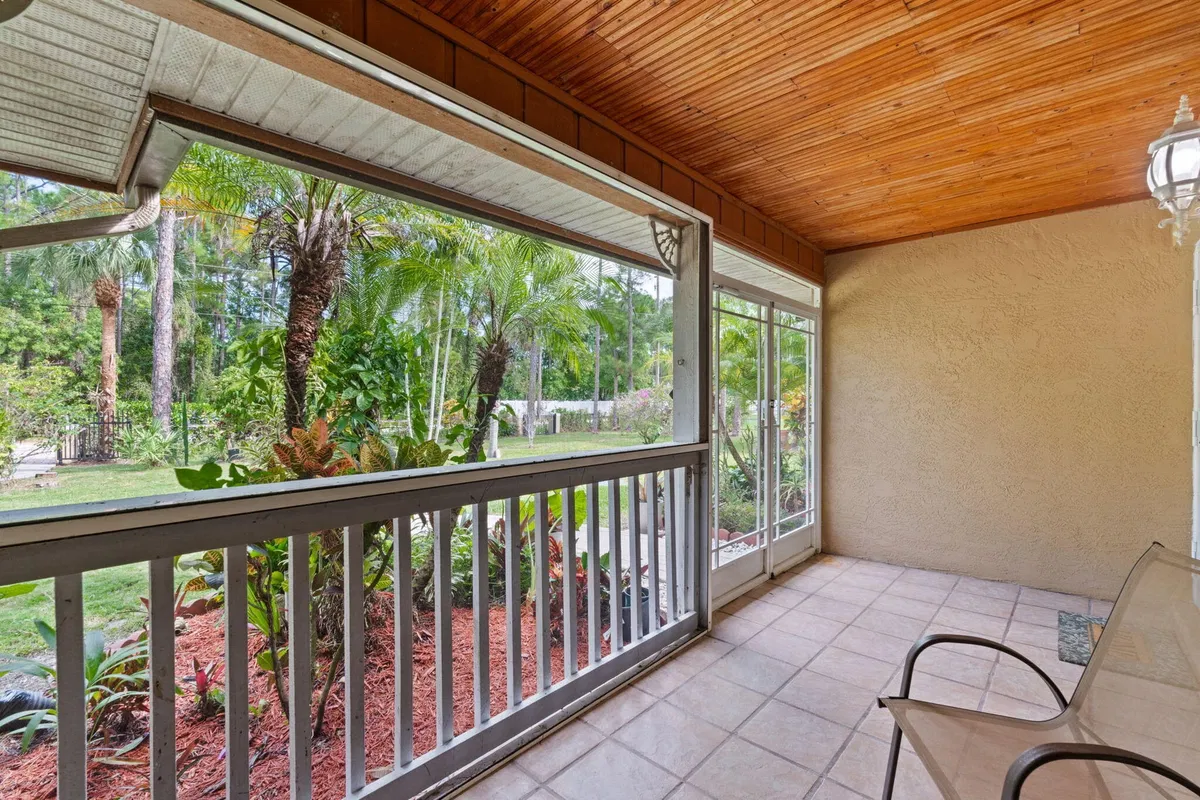 Residence photo 4