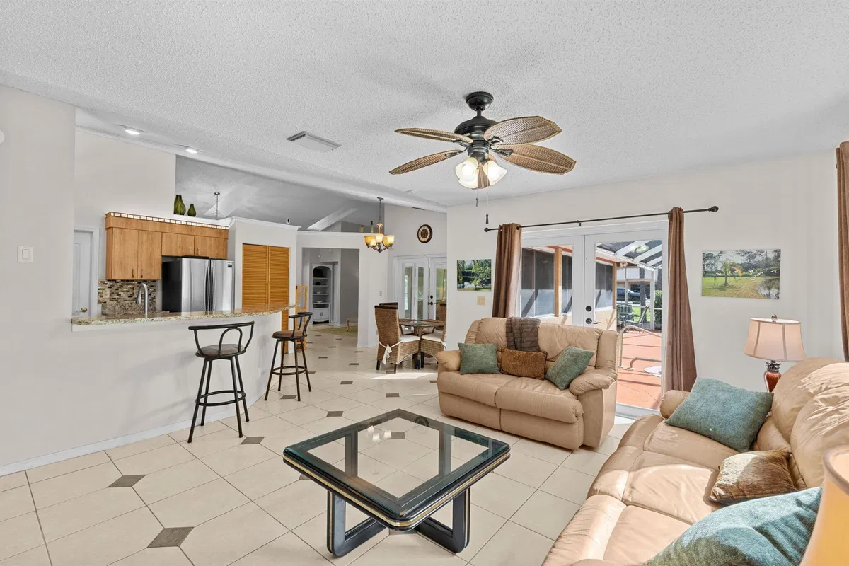 Residence photo 16