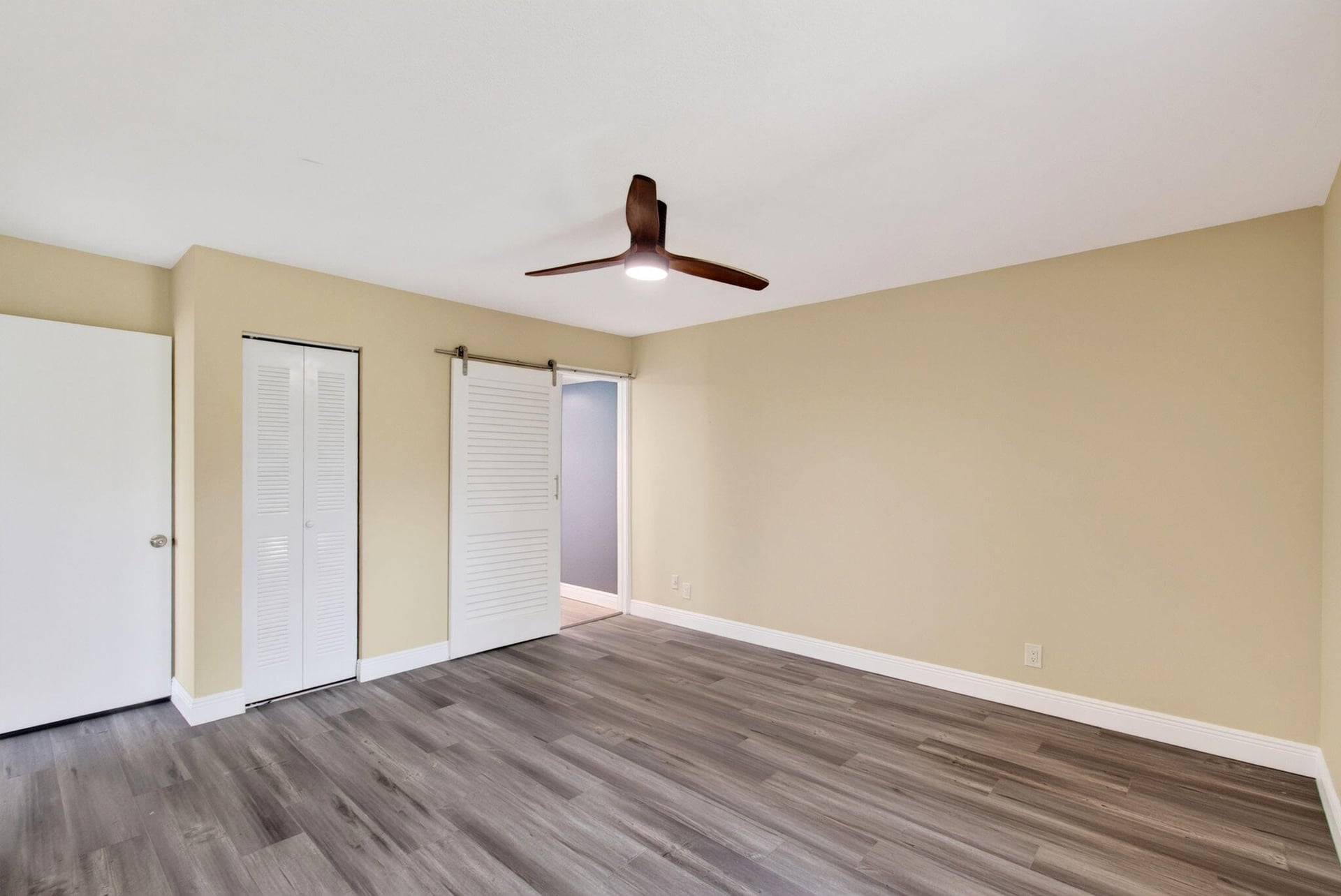 Unit 238 photo 22