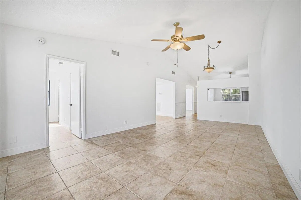 Unit 206 photo 7