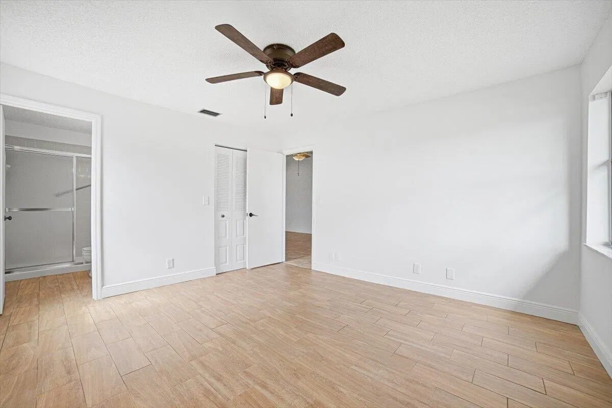 Unit 206 photo 16