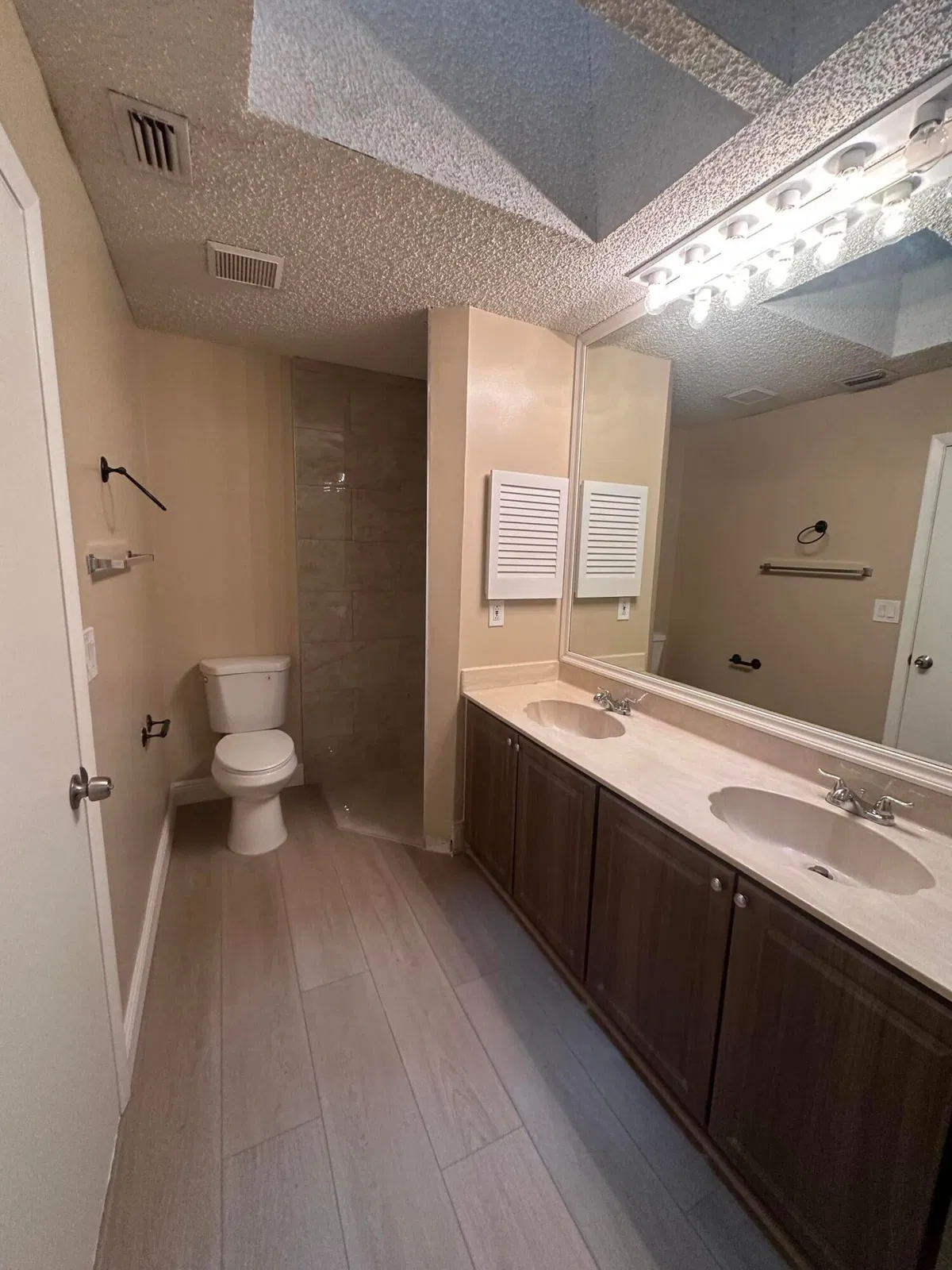  Unit 507 photo 13