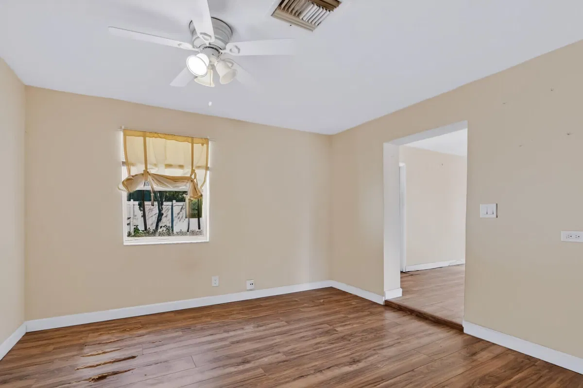 Residence photo 13
