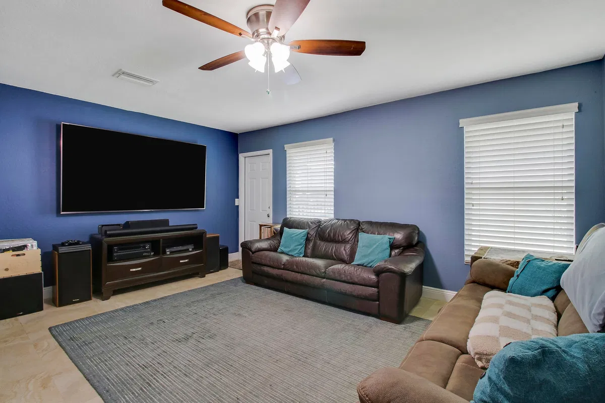 Residence photo 19