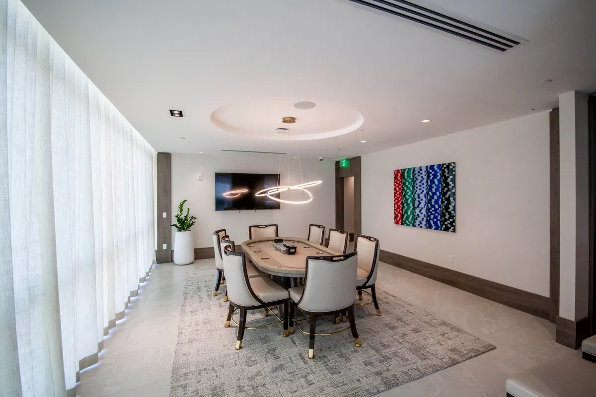 Nautilus 220 Unit 1207 photo 61