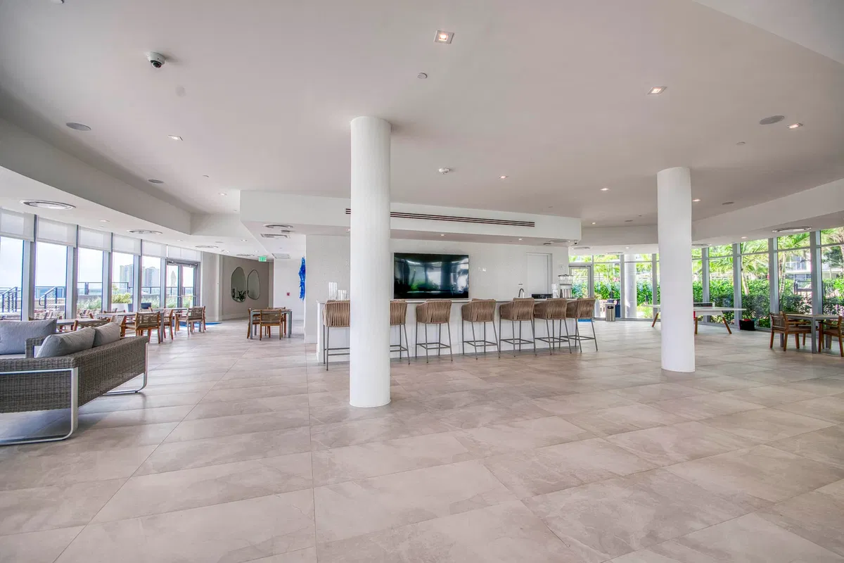 Nautilus 220 Unit 1207 photo 73