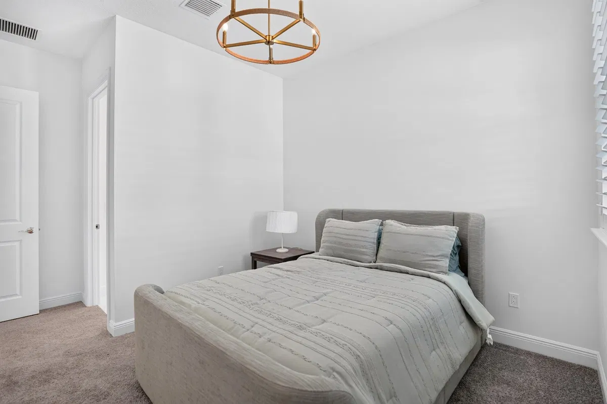 Residence photo 22