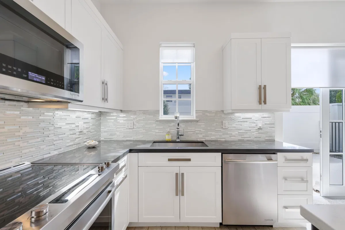 Palm Trail Delray Beach Residence photo 16