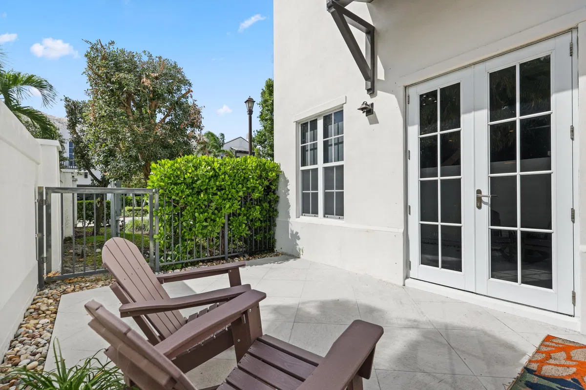 Palm Trail Delray Beach Residence photo 22