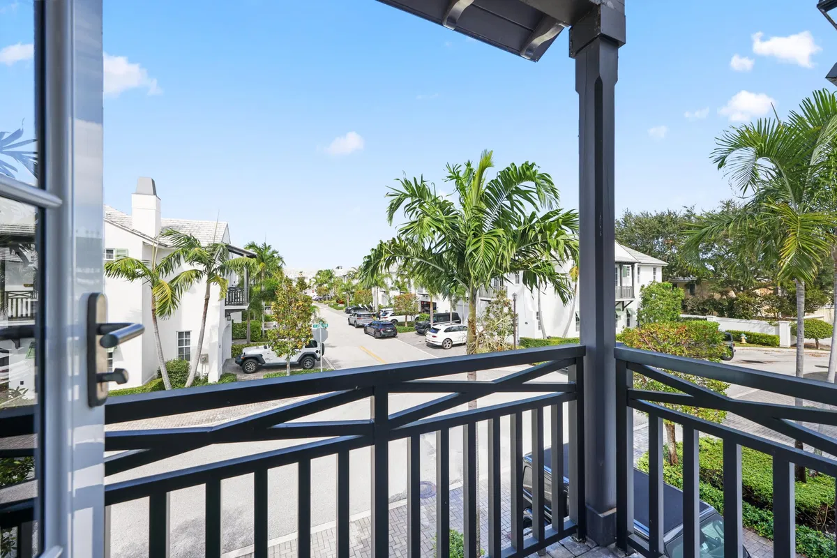 Palm Trail Delray Beach Residence photo 43