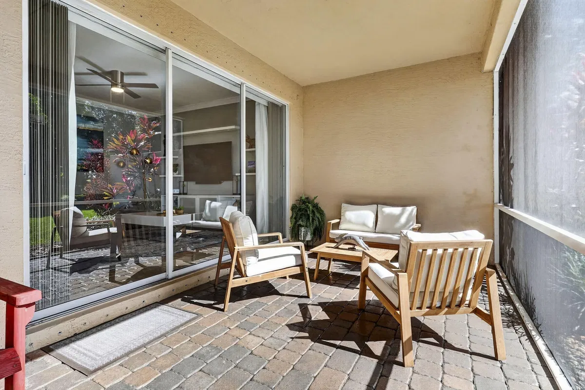 Residence photo 52