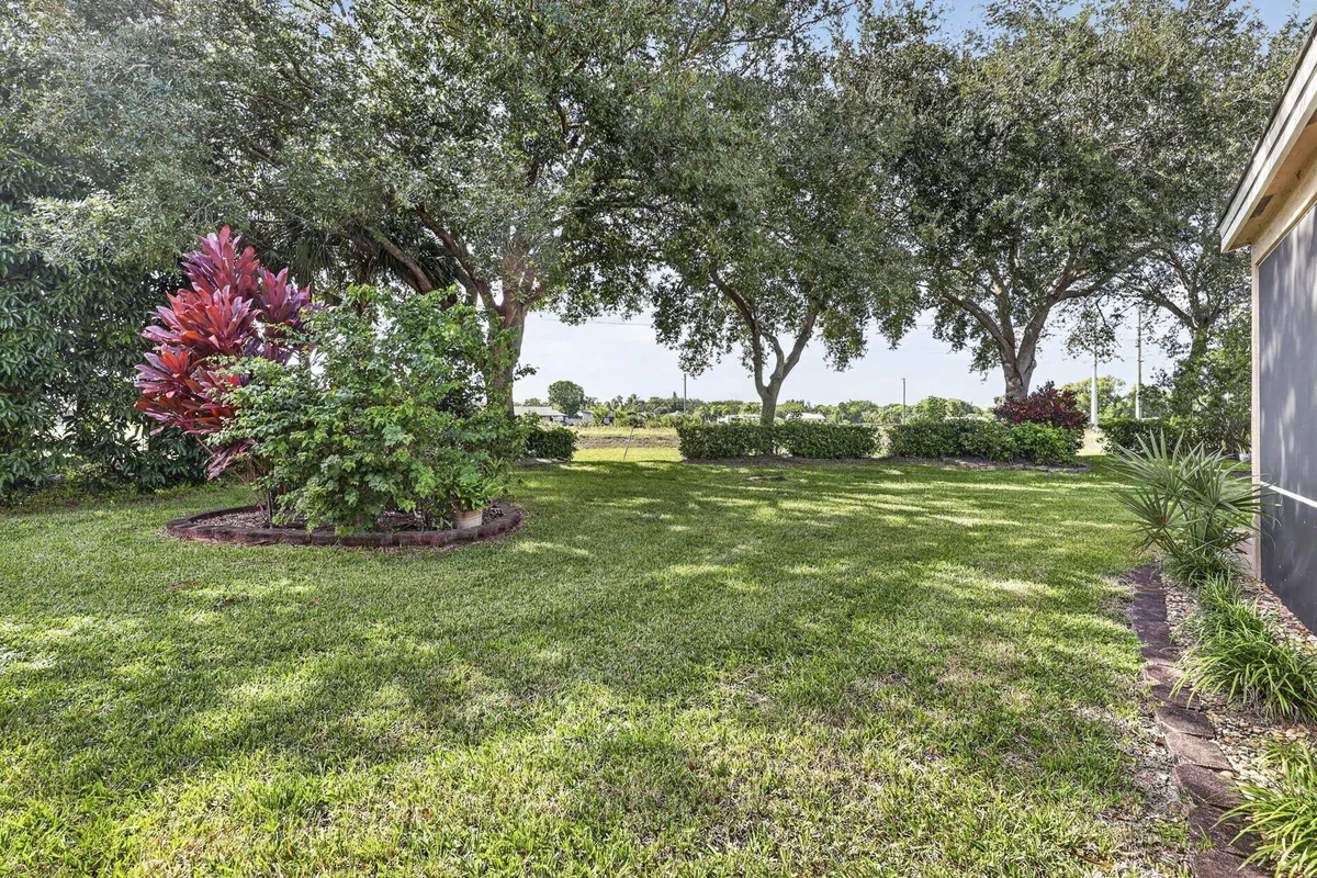 Residence photo 61