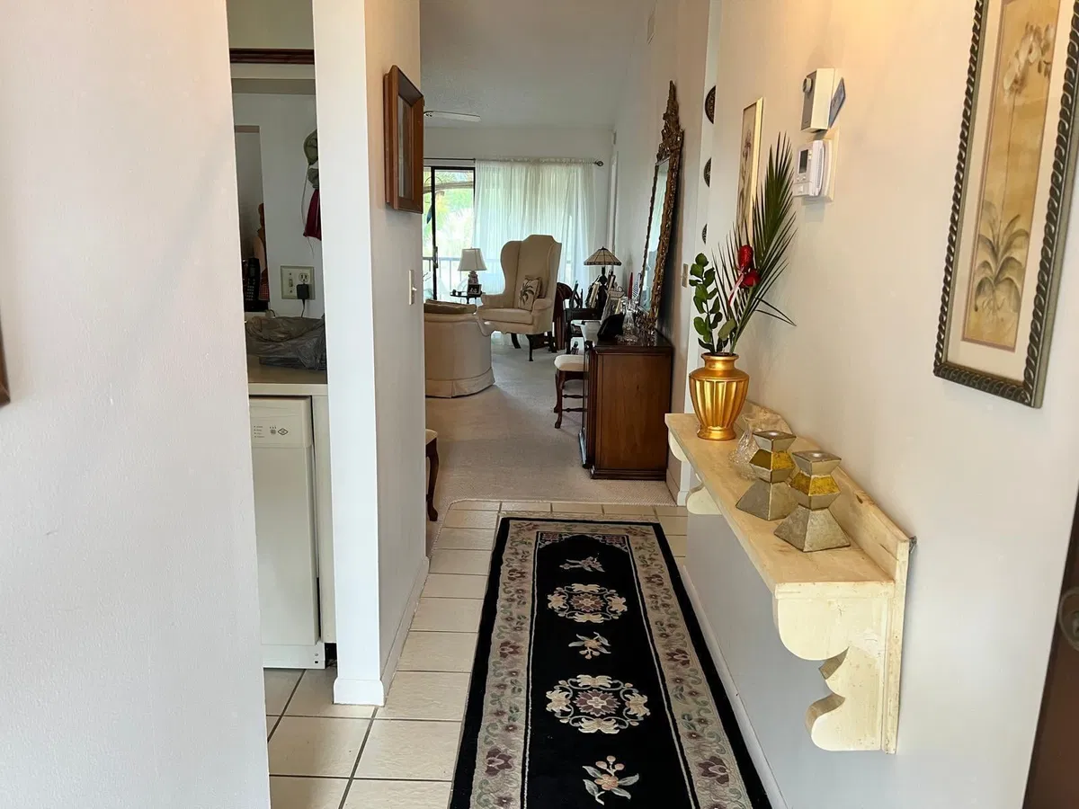 Unit 206 photo 4