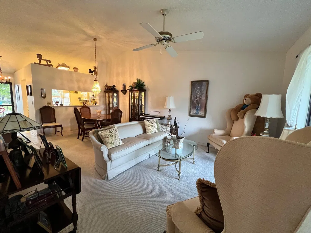 Unit 206 photo 10