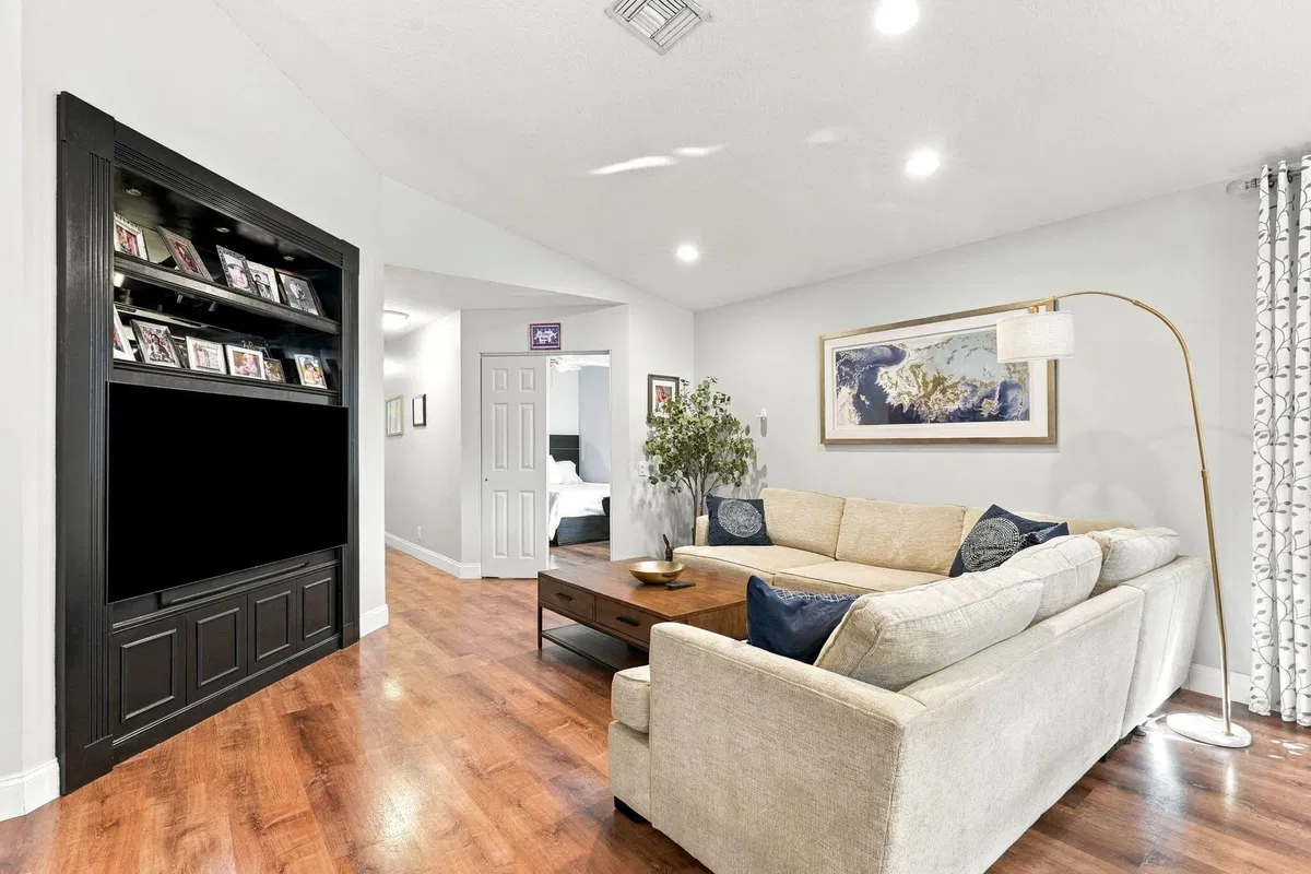 Residence photo 10