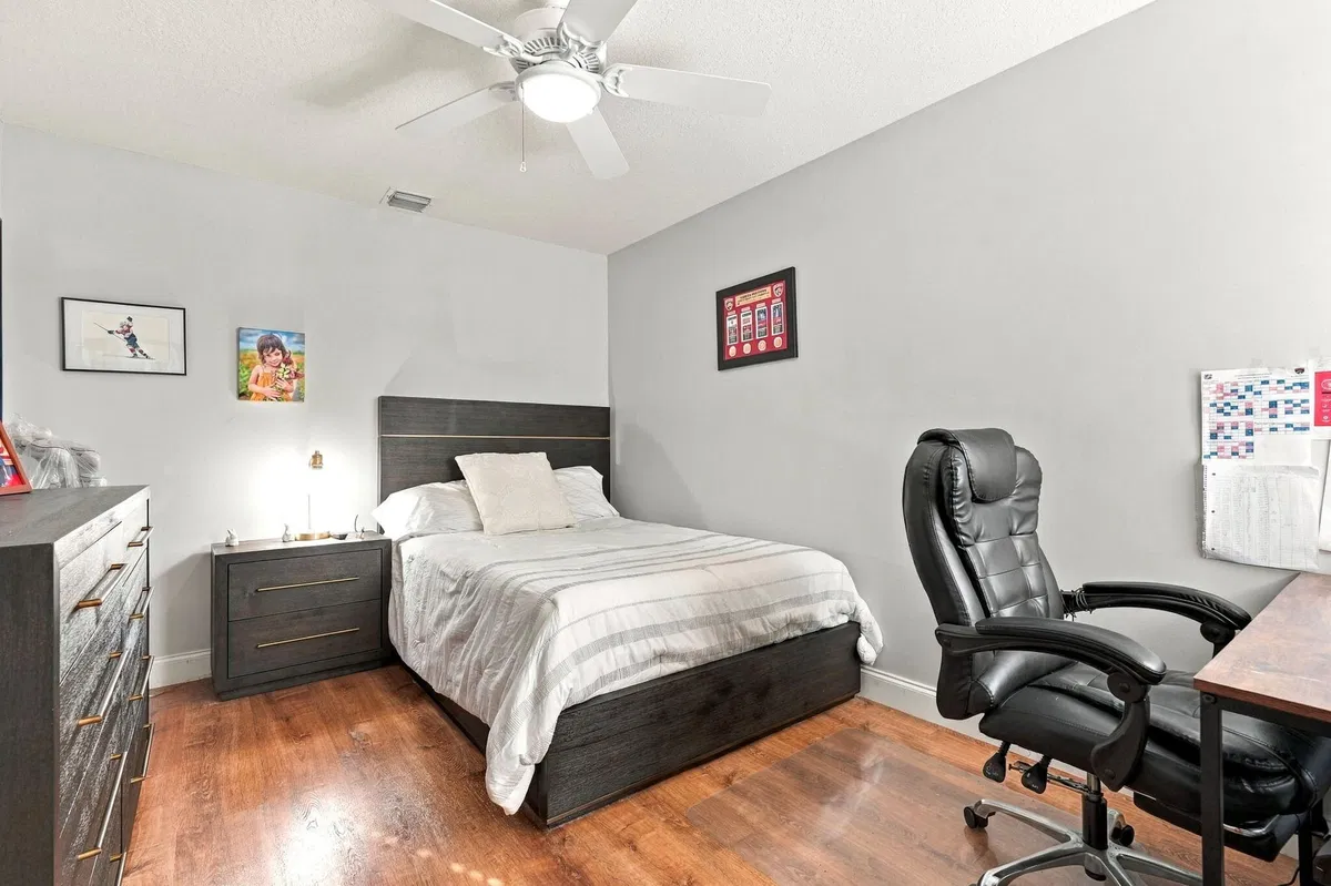 Residence photo 19