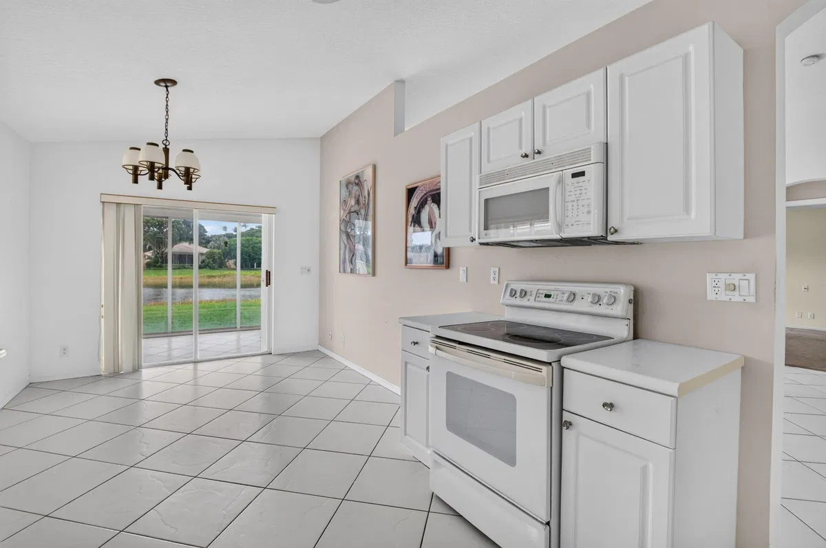 Residence photo 16