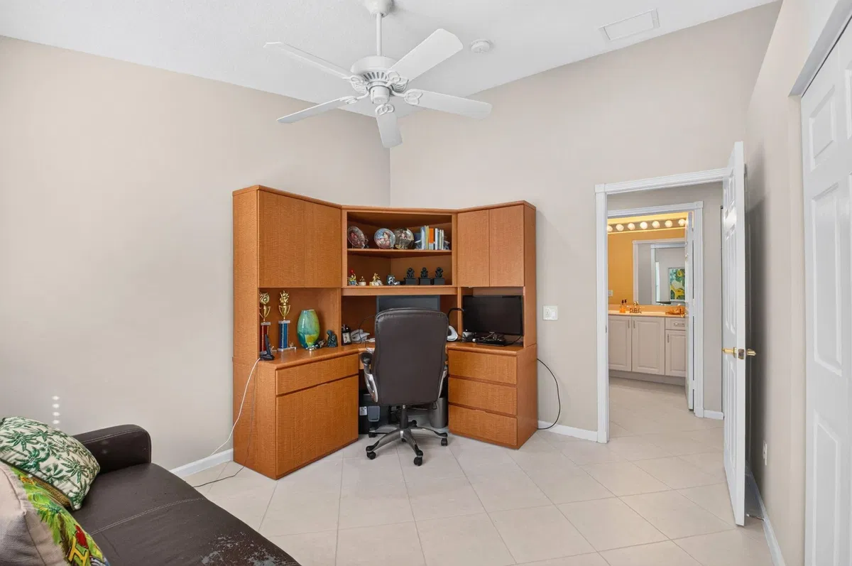Residence photo 22