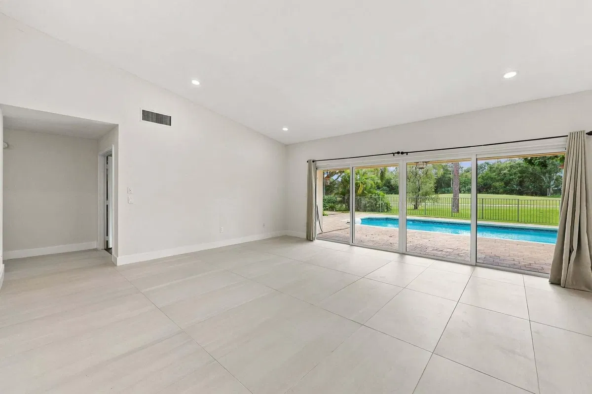  Residence photo 10