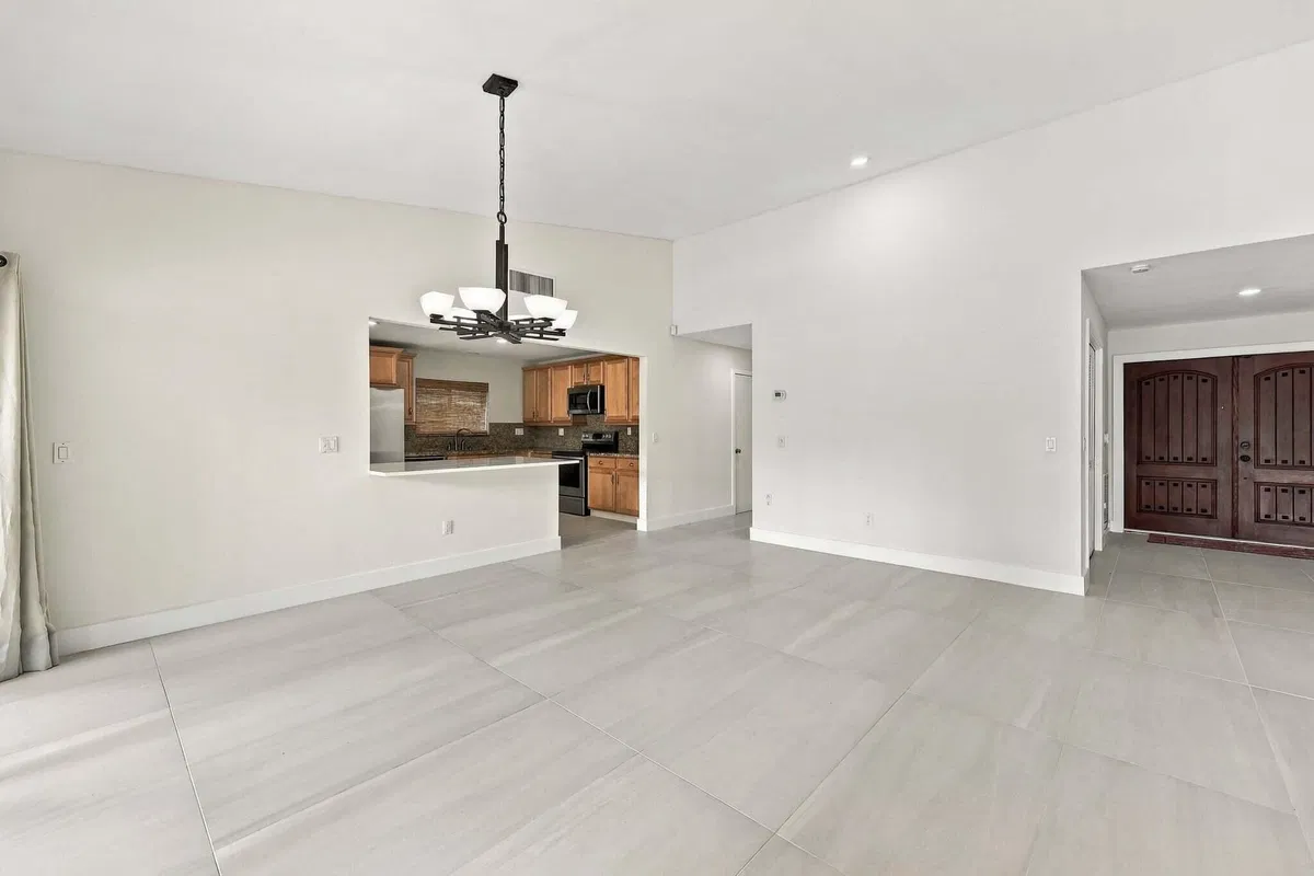  Residence photo 16