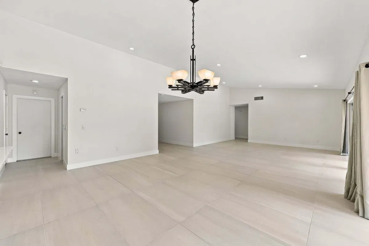  Residence photo 25