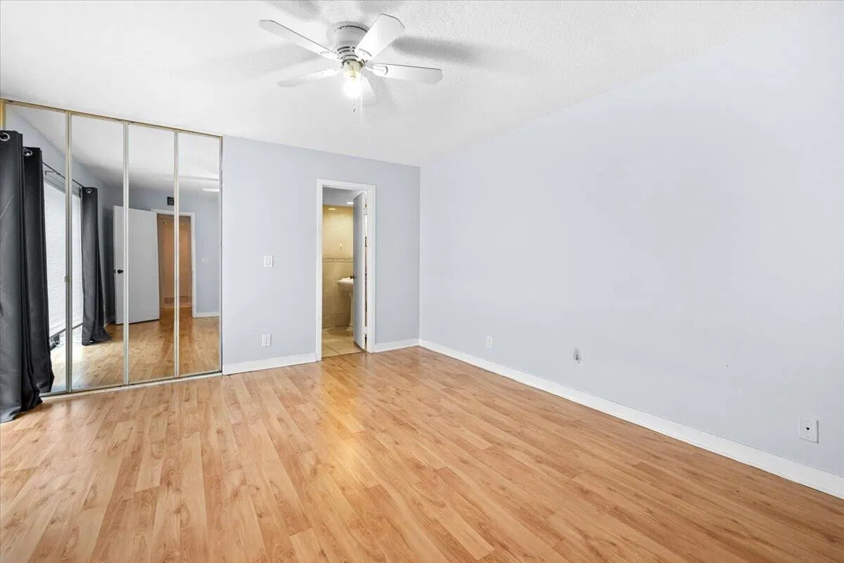 Unit 152 photo 19