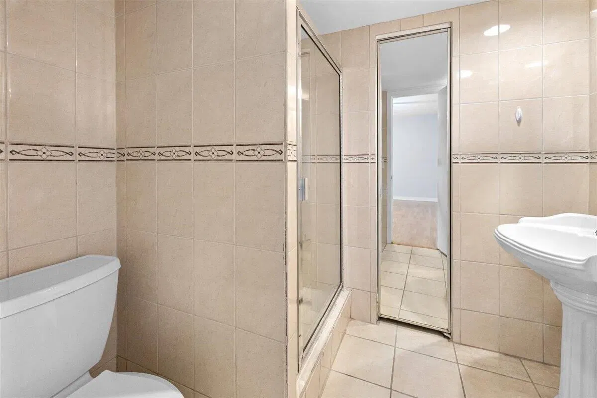 Unit 152 photo 25
