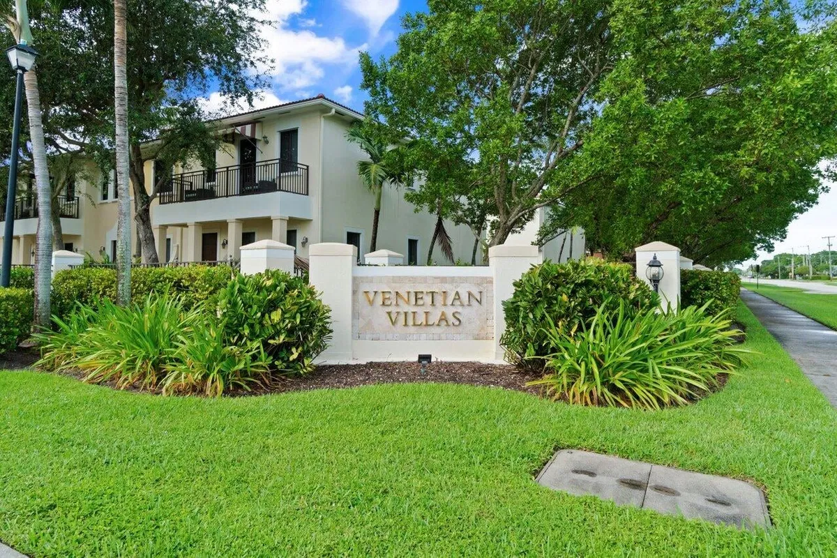 Residence photo 49