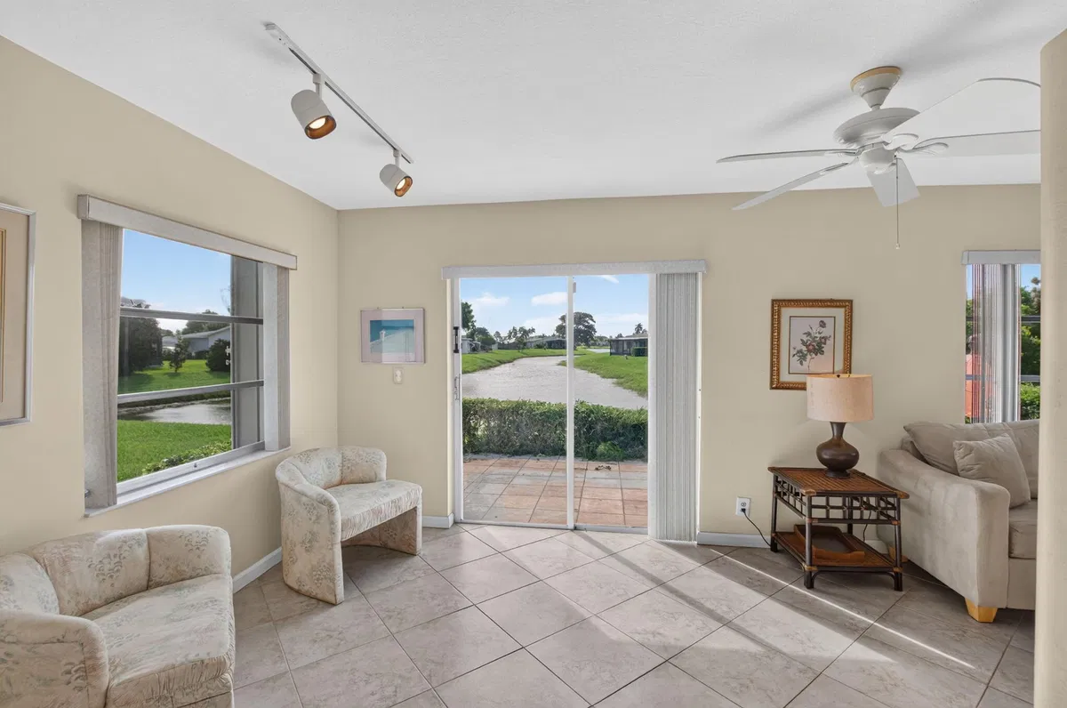 Residence photo 19