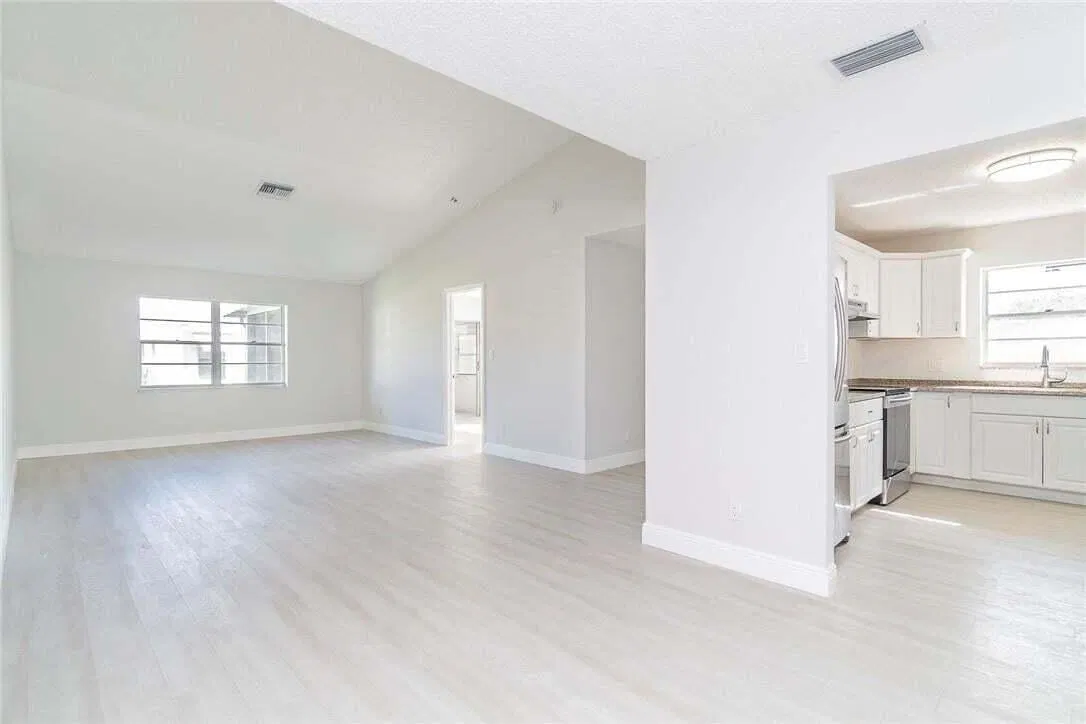 Residence photo 16