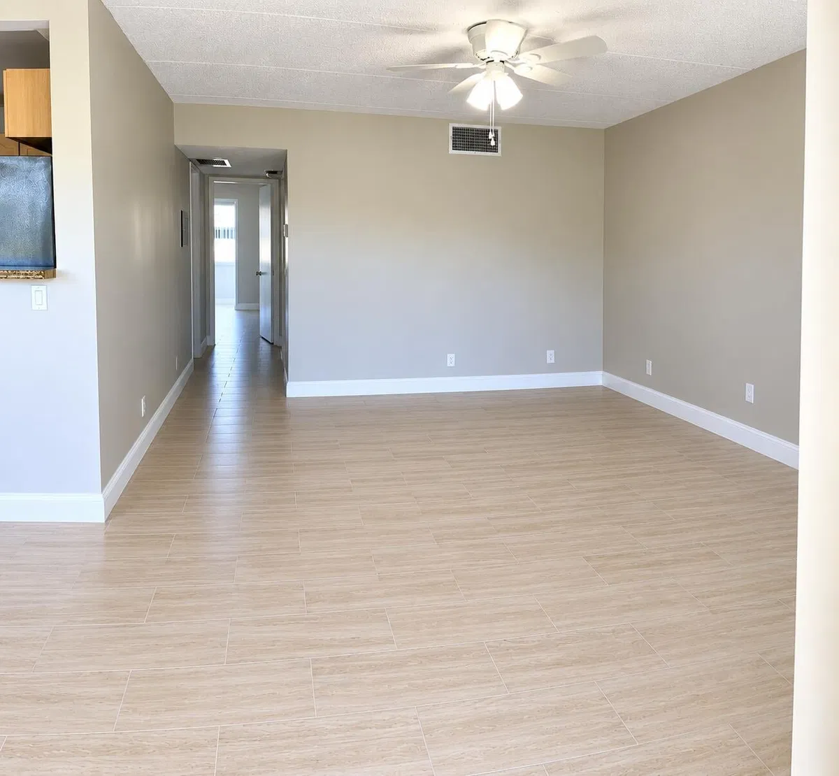 Unit 112 photo 4