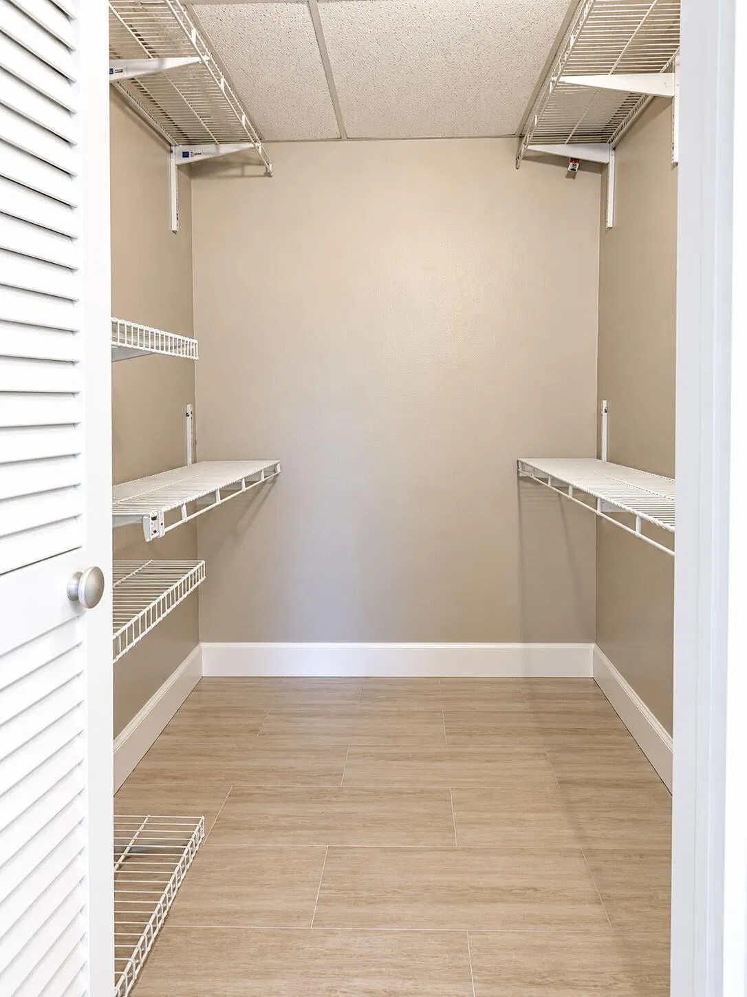 Unit 112 photo 7