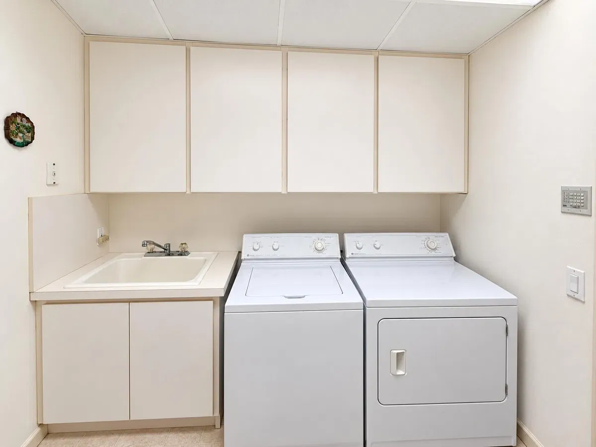 Residence photo 19
