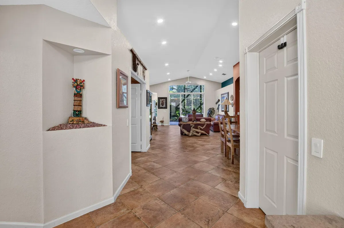 Residence photo 4