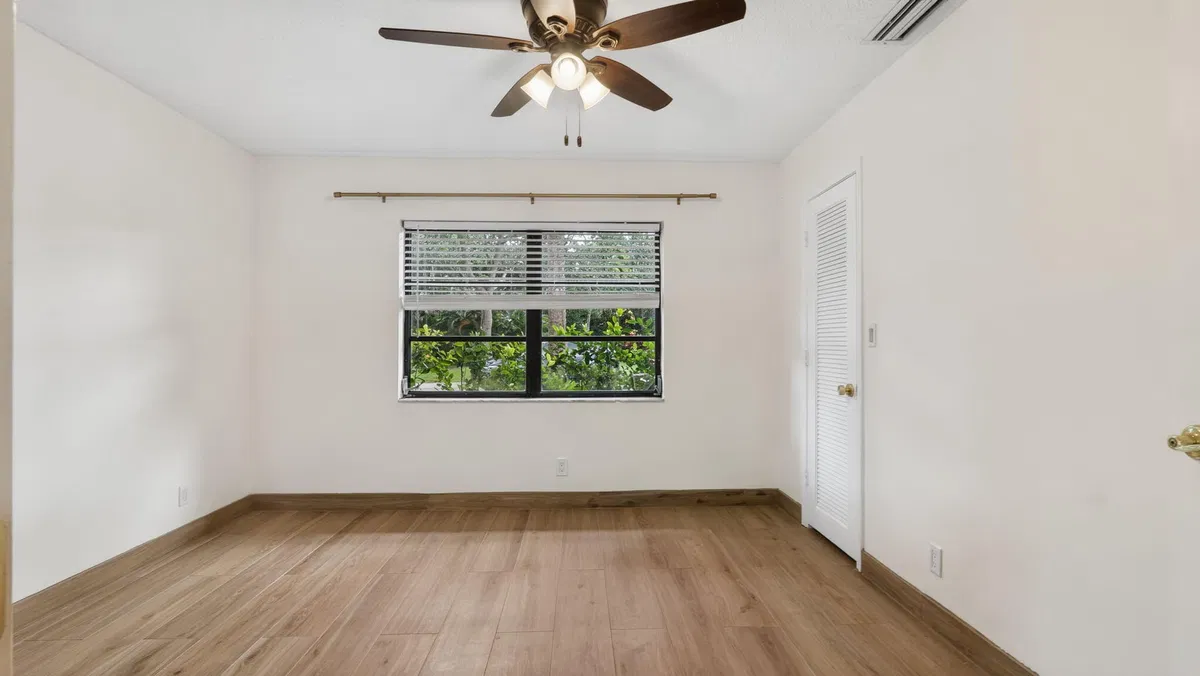  Residence photo 10
