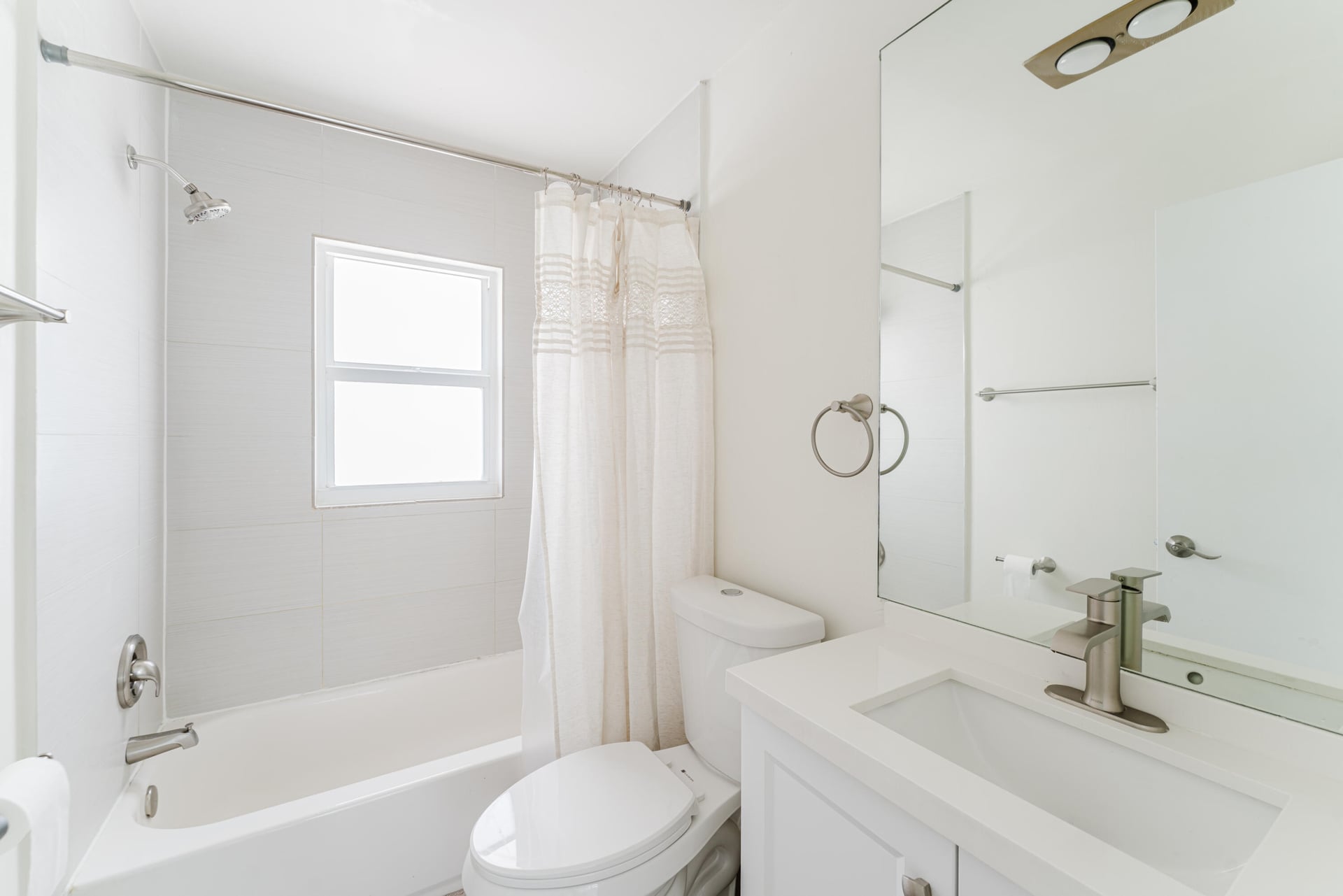 Unit 1424 photo 16
