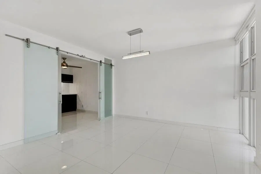 Unit 606 photo 10