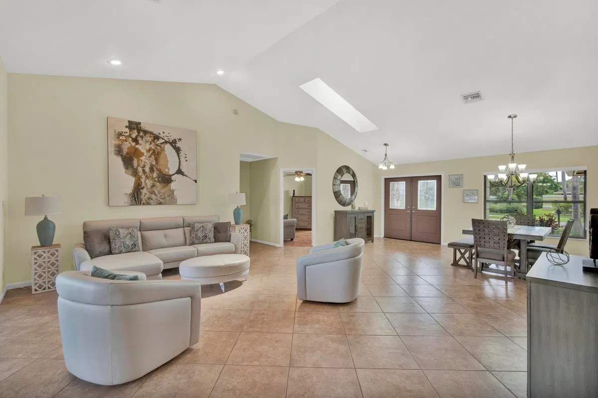 Residence photo 10