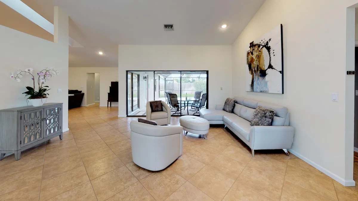 Residence photo 16