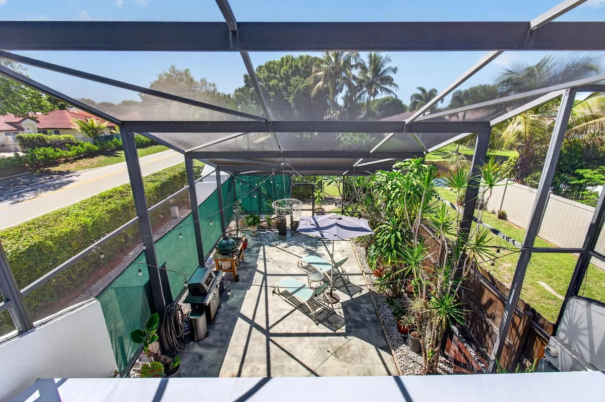 Residence photo 61
