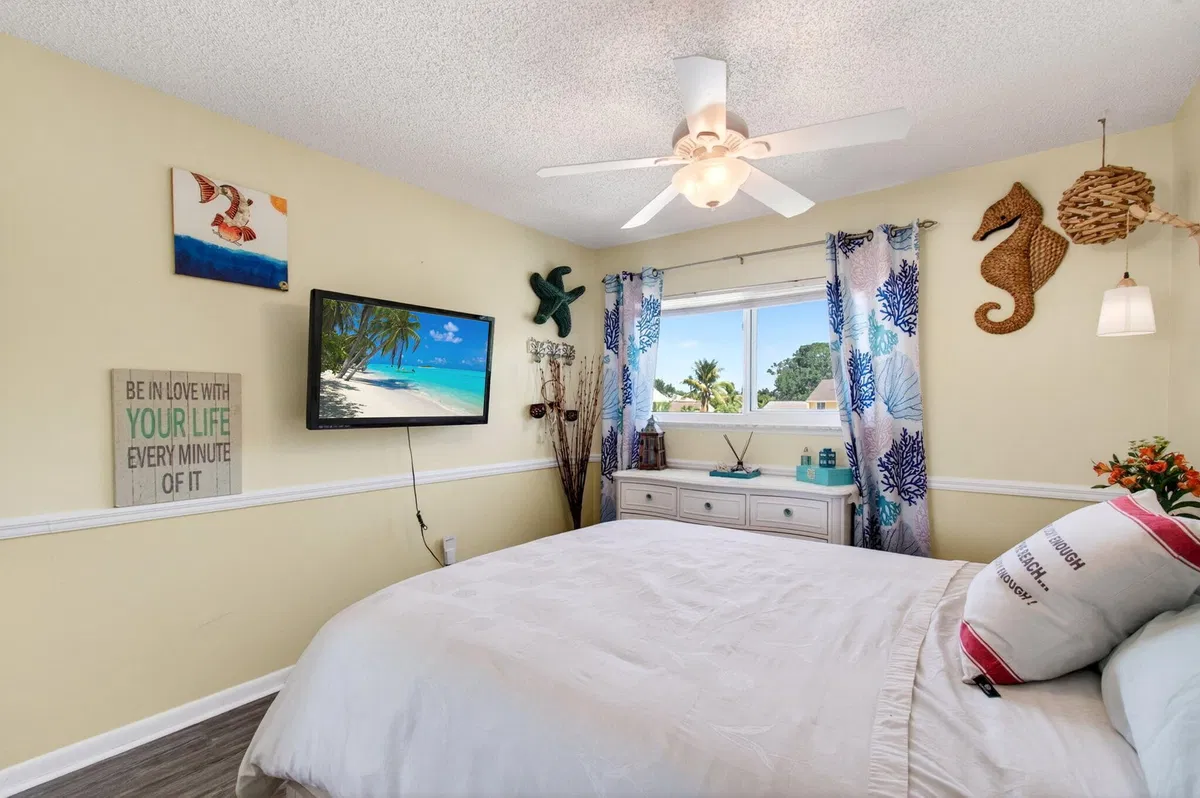 Residence photo 64