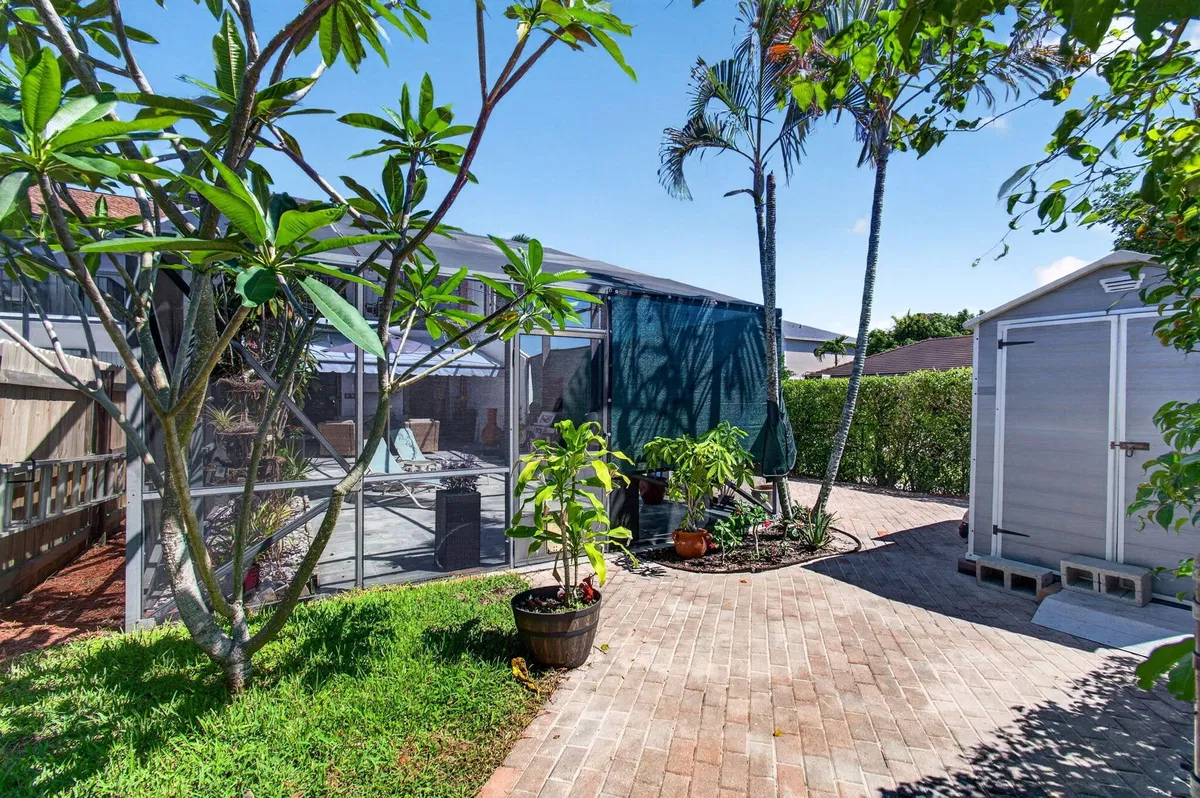 Residence photo 85